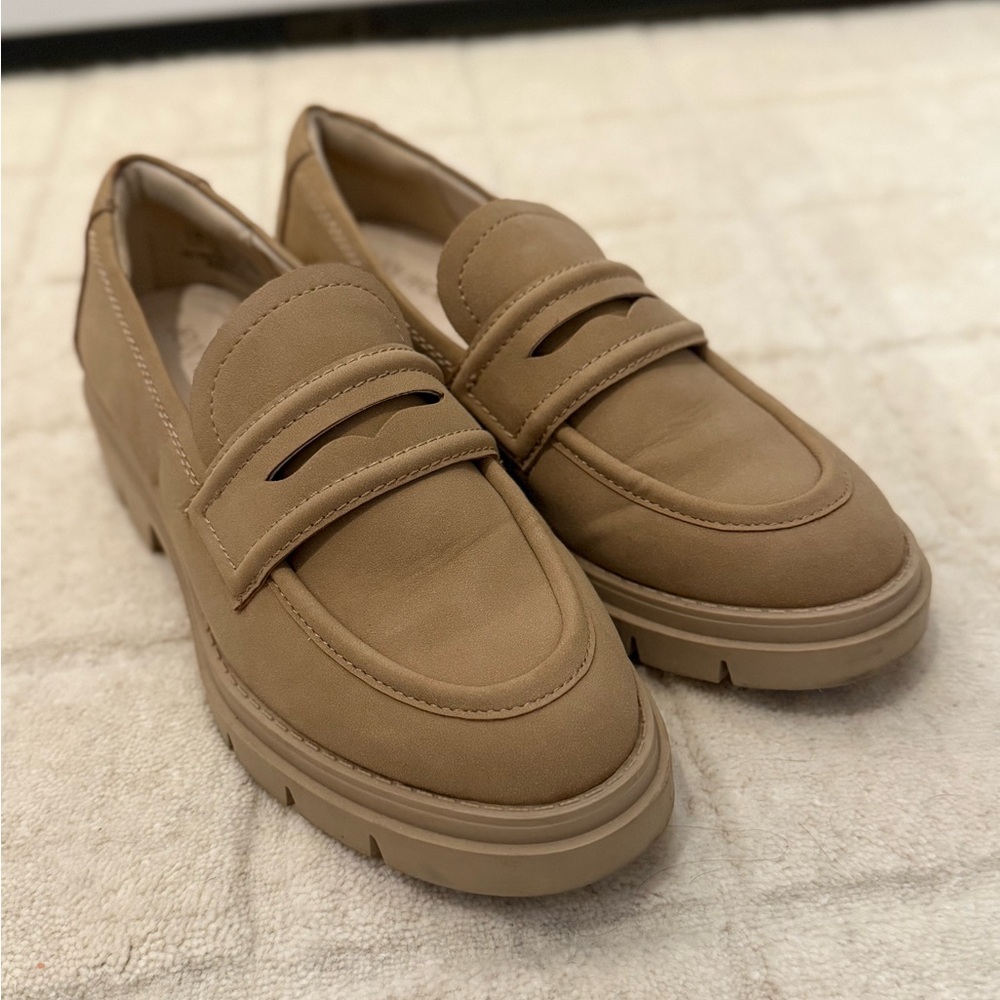 Jenn Ardor Tan Loafers with Platform Sole - sooo comfy!